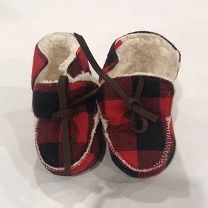 Baby booties/slippers. Size 0-6 months.